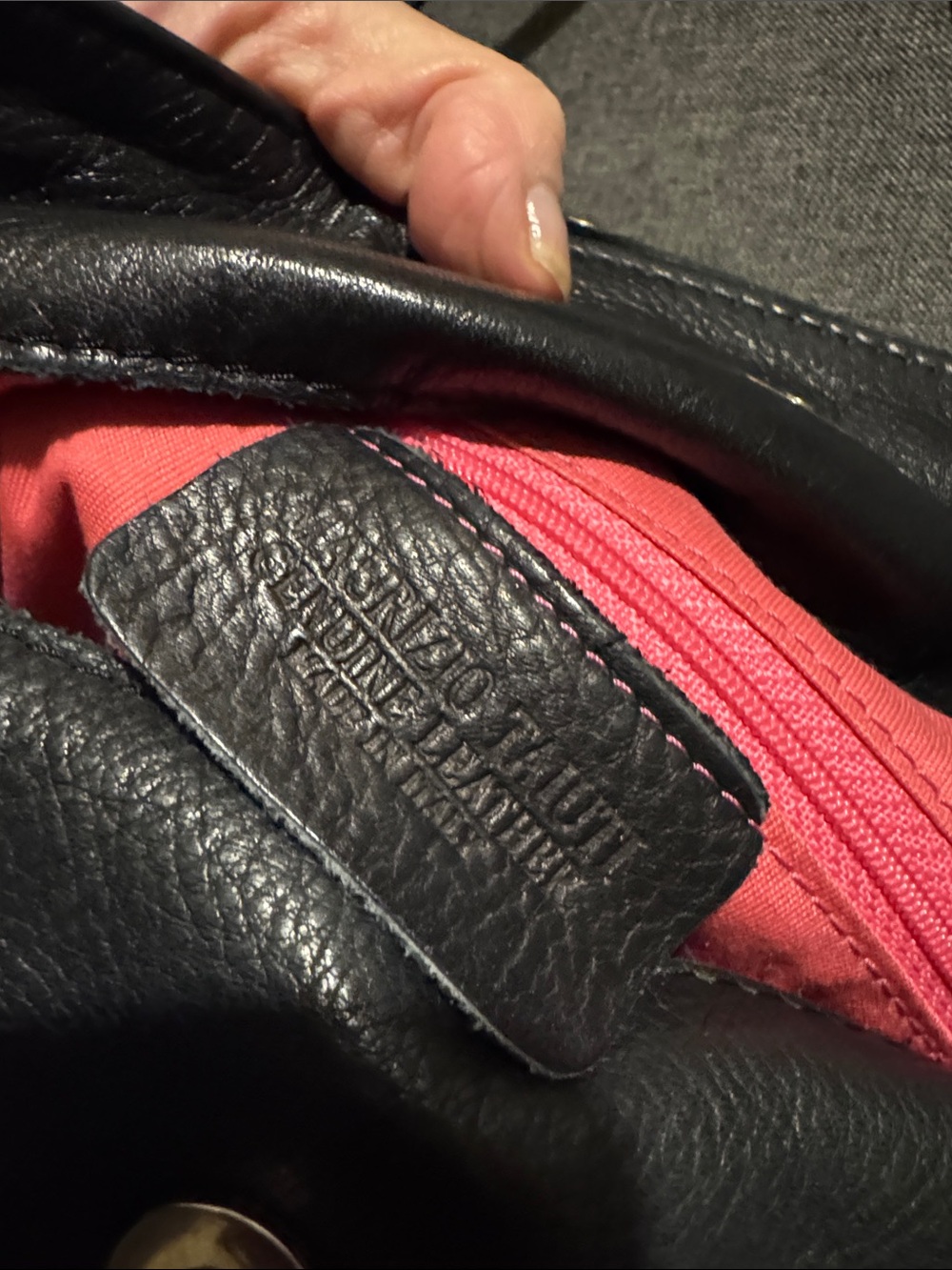 Maurizio Taiuti Black Leather Crossbody Bag with Coral Pink Lining